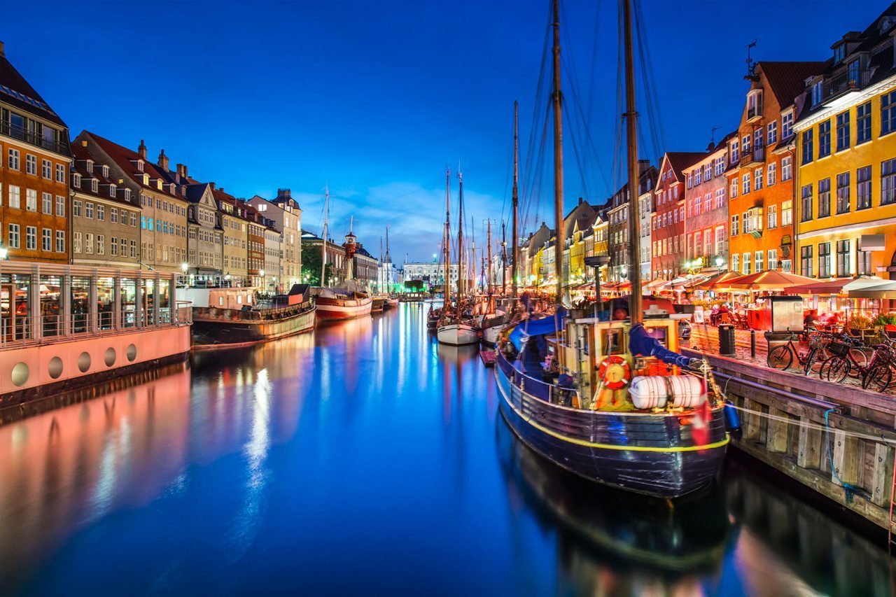 nyhavn_night_copenhagen